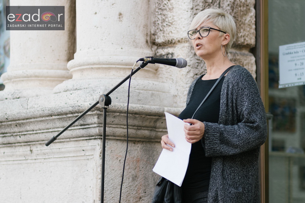 Prosvjedni skup roditelja protiv politike obaveznog cijepljenja Prosvjedni skup roditelja protiv politike obaveznog cijepljenja