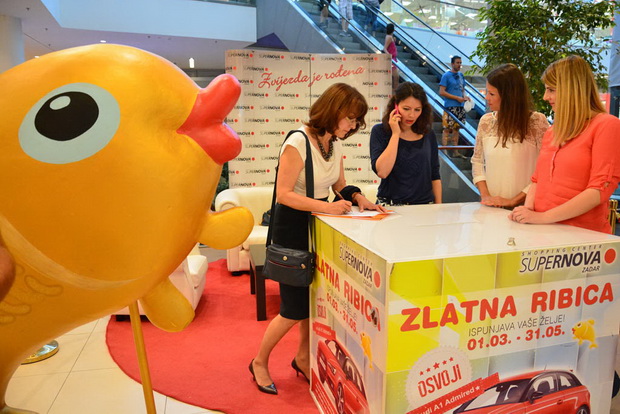 Supernova: Nogometno ludilo i izvlačenje dobitnika automobila Audi A1 Supernova: Nogometno ludilo i izvlačenje dobitnika automobila Audi A1