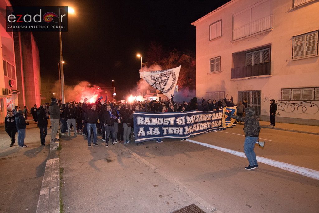 Okupljanje Tornada na Forumu i korteo do Krešinog doma Okupljanje Tornada na Forumu i korteo do Krešinog doma