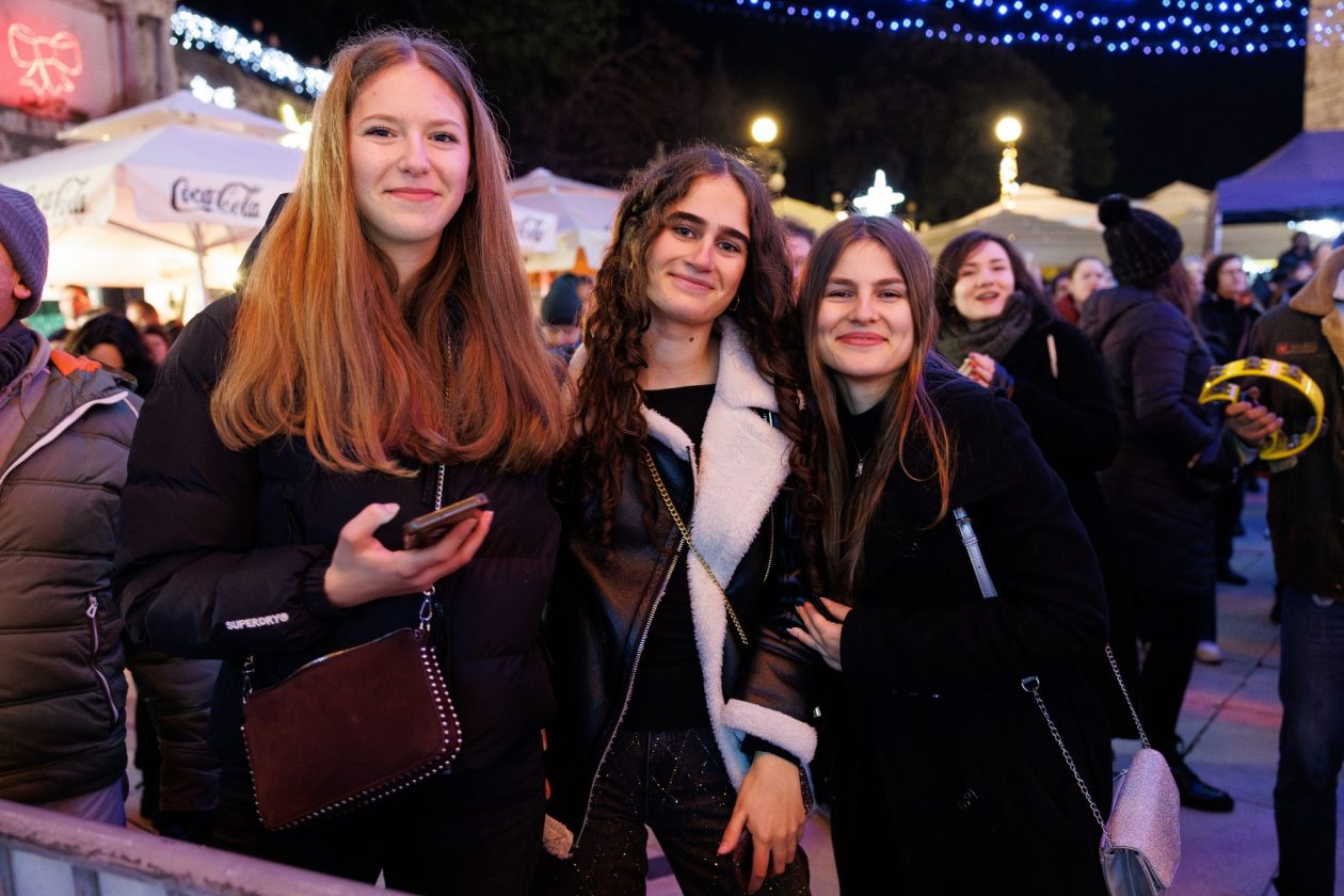 Vatra na Adventu u Zadru Vatra na Adventu u Zadru