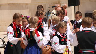 OŠ Zadarski otoci, učenici na Narodnom trgu