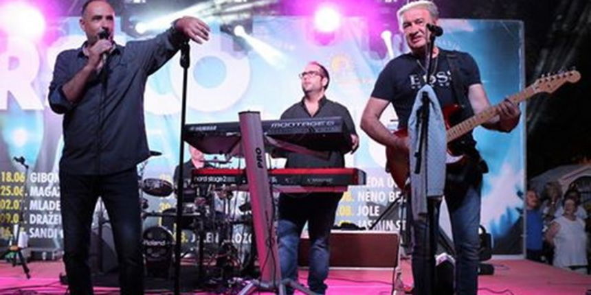 Virsko ljeto 2016: Dražen Zečić Zeko i Banana Band raspjevali i rasplesali Vir Virsko ljeto 2016: Dražen Zečić Zeko i Banana Band raspjevali i rasplesali Vir