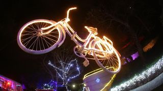 Perivoj Jelene Madijevke na trgu Pet bunara dobio je novo bozicno ruho. Photo: Filip Brala/PIXSELL Perivoj Jelene Madijevke na trgu Pet bunara dobio je novo bozicno ruho. Photo: Filip Brala/PIXSELL