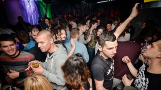 Subotnji party u Svarog baru