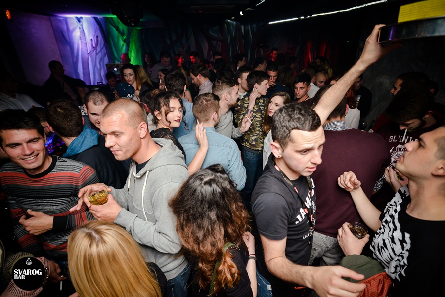 Subotnji party u Svarog baru