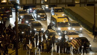Split,13022011
Proslava 100 godina hajduka-navijaci hajduka ispalili su oko 2000 signalnih raketa povise grada a onda su navijali po ulicama
Foto:Tom Dubravec /CROPIX Split,13022011
Proslava 100 godina hajduka-navijaci hajduka ispalili su oko 2000 signalnih raketa povise grada a onda su navijali po ulicama
Foto:Tom Dubravec /CROPIX
