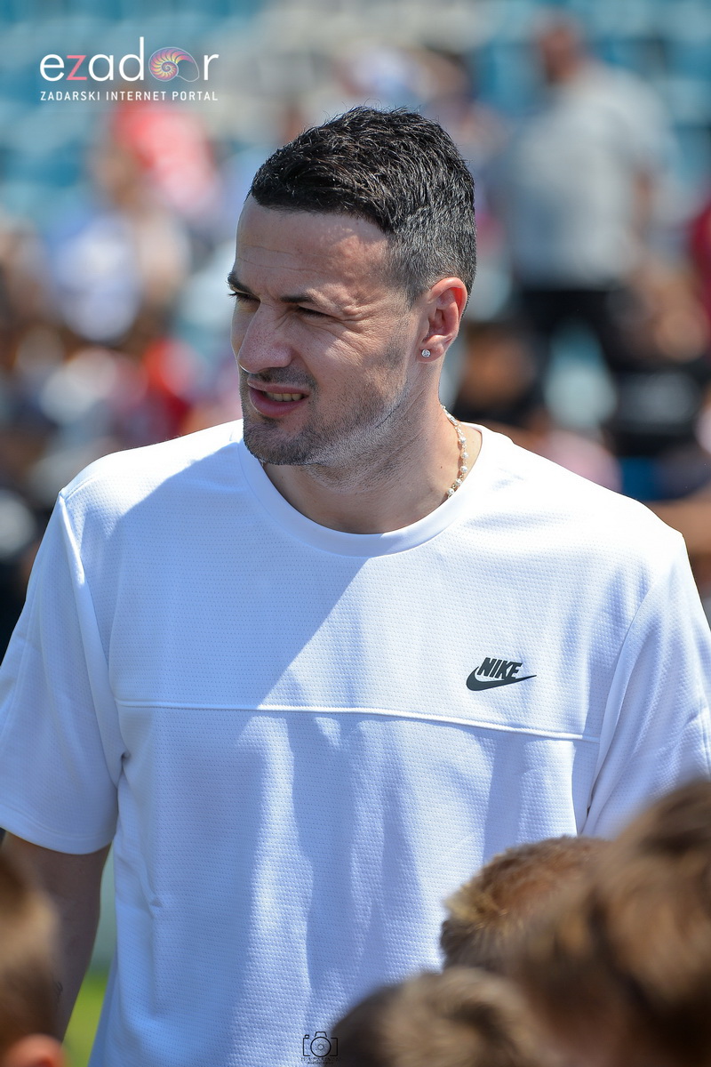 Zadarska vatrena četvorka na Stanovima se družila s mladim zadarskim nogometašima Zadarska vatrena četvorka na Stanovima se družila s mladim zadarskim nogometašima