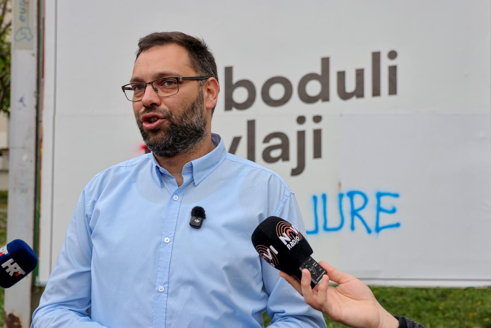 SDP-ov kandidat za zadarskog župana Jure Zubčić održao je konferenciju za novinare