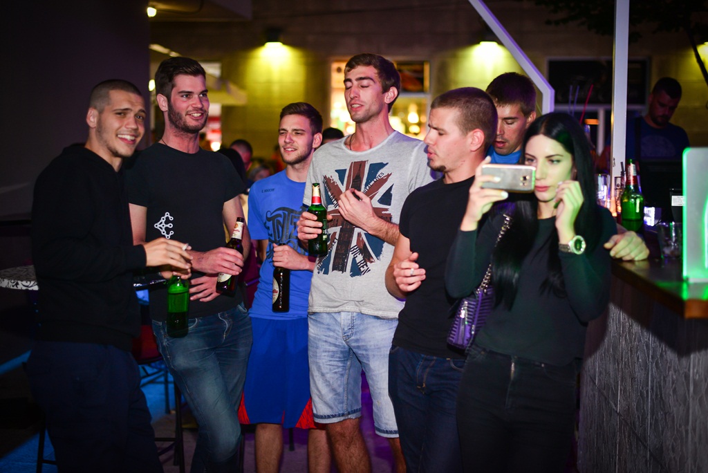 Klapa Contra oduševila u Teatro Baru i Zlatnom kutiću. Foto: Iva Perinčić Klapa Contra oduševila u Teatro Baru i Zlatnom kutiću. Foto: Iva Perinčić