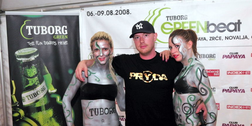 Image 1149221 (auto) Image 1149221 (auto)