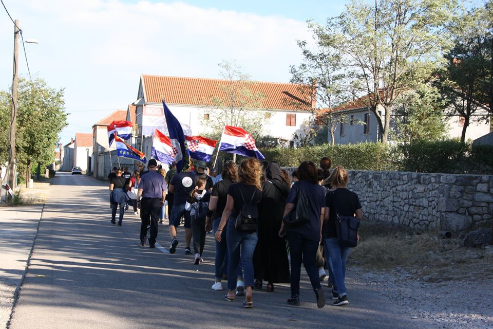 Koracima nade u istinu