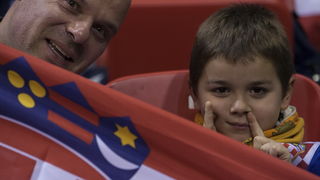 Zaragoza, Spanjolska, 230113.
Gradska dvorana Principe Felipe.
Svjetsko prvenstvo u rukometu za muskarce Spanjolska 2013.
Utakmica cetvrtfinala izmedju reprezentacija Hrvatske i Francuske.
Na fotografiji: hrvatski navijaci.
Foto: Ante Cizmic / CROPIX Zaragoza, Spanjolska, 230113.
Gradska dvorana Principe Felipe.
Svjetsko prvenstvo u rukometu za muskarce Spanjolska 2013.
Utakmica cetvrtfinala izmedju reprezentacija Hrvatske i Francuske.
Na fotografiji: hrvatski navijaci.
Foto: Ante Cizmic / CROPIX