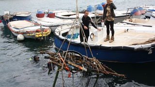 Ronioci kluba Sv. Roko izronili dio starog srušenog mosta u Jazinama, Foto: Mladen Malik