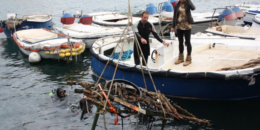 Ronioci kluba Sv. Roko izronili dio starog srušenog mosta u Jazinama, Foto: Mladen Malik Ronioci kluba Sv. Roko izronili dio starog srušenog mosta u Jazinama, Foto: Mladen Malik