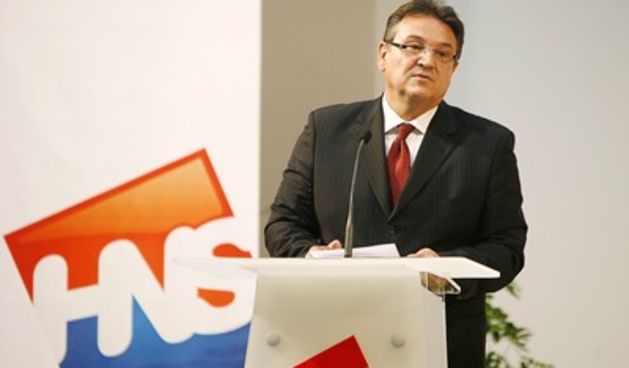 Radimir čačić prvi put nakon prometne nesreće održao konferenciju za novinare, Foto: Ranko Šuvar/CROPIX