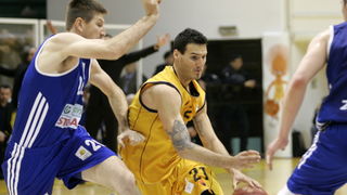 Split, 090413.
Kosarkaska utakmica 4. kola A1 kosarkaske lige Split Zadar odigrana je u dvorani na Gripama.
Na fotografiji: Siriscevic (zuti Split).
Foto : Jakov Prkic / Cropix Split, 090413.
Kosarkaska utakmica 4. kola A1 kosarkaske lige Split Zadar odigrana je u dvorani na Gripama.
Na fotografiji: Siriscevic (zuti Split).
Foto : Jakov Prkic / Cropix