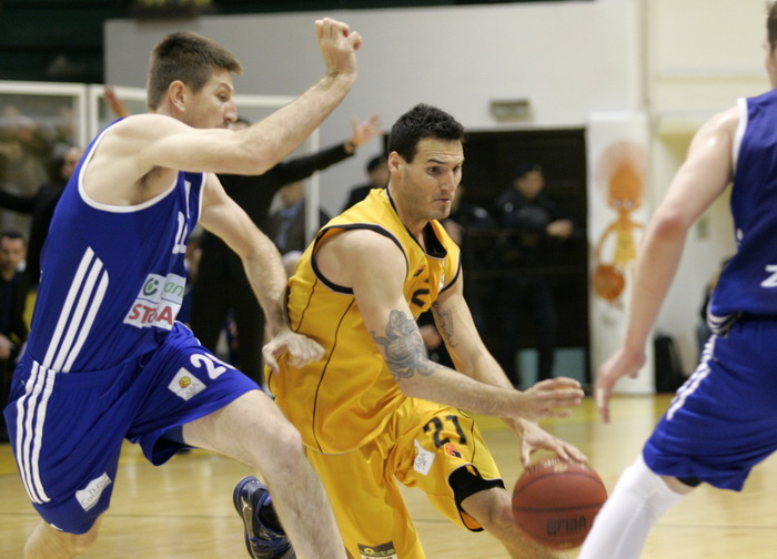 Split, 090413.
Kosarkaska utakmica 4. kola A1 kosarkaske lige Split Zadar odigrana je u dvorani na Gripama.
Na fotografiji: Siriscevic (zuti Split).
Foto : Jakov Prkic / Cropix Split, 090413.
Kosarkaska utakmica 4. kola A1 kosarkaske lige Split Zadar odigrana je u dvorani na Gripama.
Na fotografiji: Siriscevic (zuti Split).
Foto : Jakov Prkic / Cropix