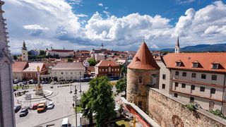 Pogled sa Zagrebačke katedrale na centar grada – Zagreb