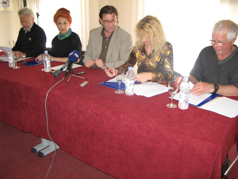 Potpisivanje ugovora u Znanstvenoj knjižnici Zadar Potpisivanje ugovora u Znanstvenoj knjižnici Zadar