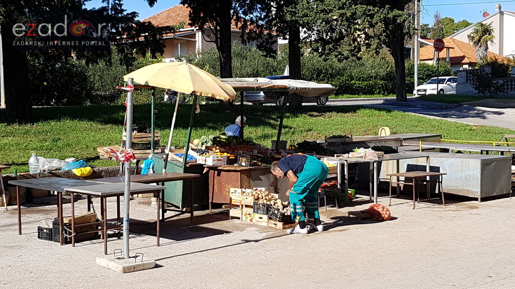 Zbog radova zatvorena Ulica Put Bokanjca od križanja s Putem Nina do križanja s Benka Benkovića. Privremena pijaca na Meladi