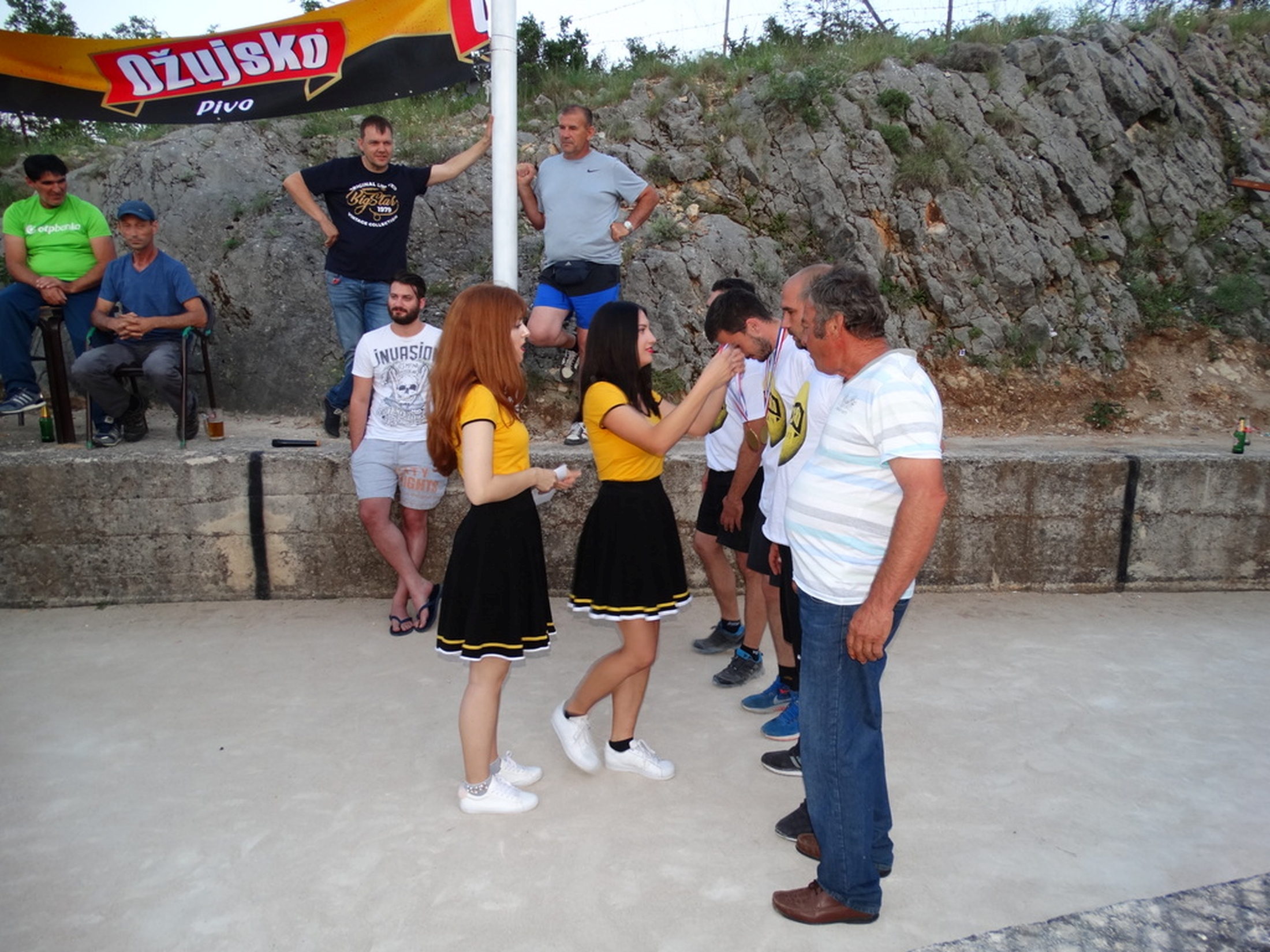 Ožujsko balote kup u Vukšiću