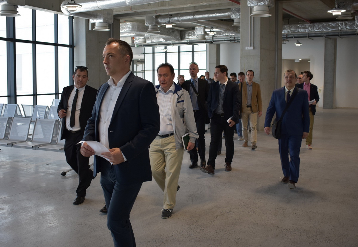 Predstavnici dvadesetak stranih veleposlanstva u posjetu Zadarskoj županiji Predstavnici dvadesetak stranih veleposlanstva u posjetu Zadarskoj županiji