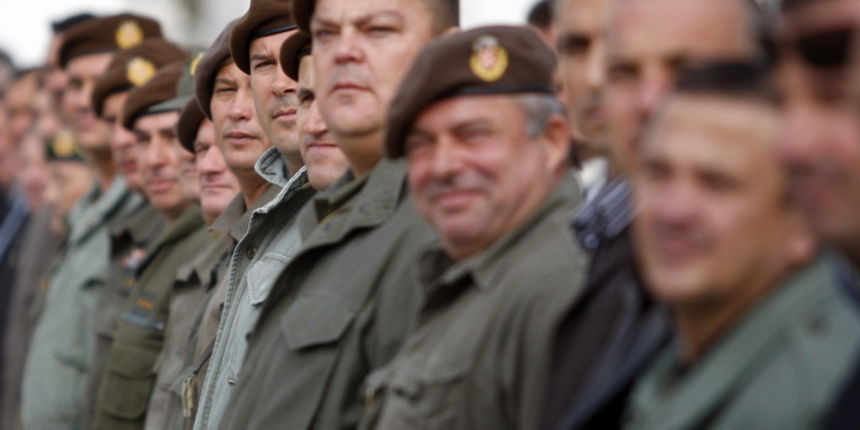 Zadar, 151010
Obiljezavanje 20. godisnjice osnutka Specijalne jedinice policije Poskoci, prve legalne naoruzane postrojbe u RH, a na proslavi je prisustvovao i predsjednik RH Ivo Josipovic. Proslava je odrzana u centru Franko Lisica.
Foto: Jure Miskovic / Zadar, 151010
Obiljezavanje 20. godisnjice osnutka Specijalne jedinice policije Poskoci, prve legalne naoruzane postrojbe u RH, a na proslavi je prisustvovao i predsjednik RH Ivo Josipovic. Proslava je odrzana u centru Franko Lisica.
Foto: Jure Miskovic /