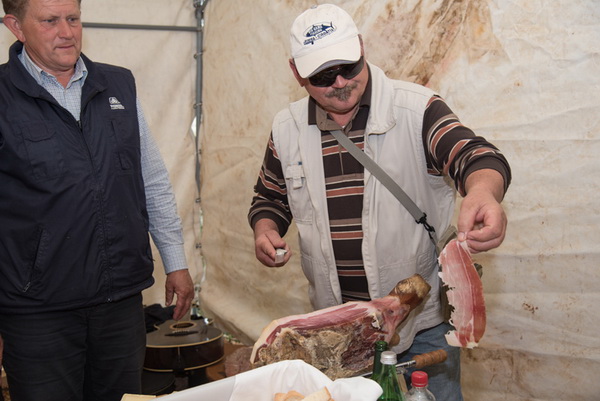 U Vrtovima lunjskih maslina održana 12. Lunjska maslinada. Foto: Vinko Pešić