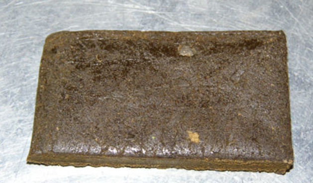 Hašiš (Foto: stickyresin.com)