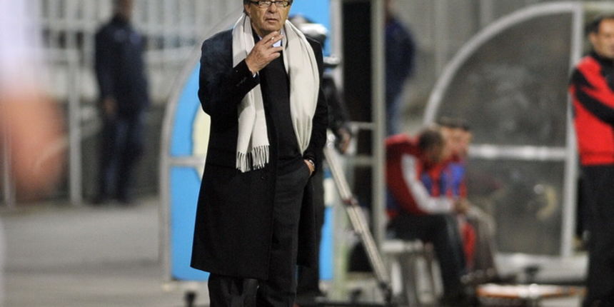 Zagreb, 091112.Stadion u Kranjcevicevoj.Nogomet, MAXtv Prva Liga, 1.HNL, 15.kolo, seniori, susret momcadi NK Zagreb i NK Hajduk.Na slici: Miroslav Blazevic Ciro zapalio cigaretu za vrjeme utakmice.Foto: Damir Krajac / CROPIX Zagreb, 091112.Stadion u Kranjcevicevoj.Nogomet, MAXtv Prva Liga, 1.HNL, 15.kolo, seniori, susret momcadi NK Zagreb i NK Hajduk.Na slici: Miroslav Blazevic Ciro zapalio cigaretu za vrjeme utakmice.Foto: Damir Krajac / CROPIX