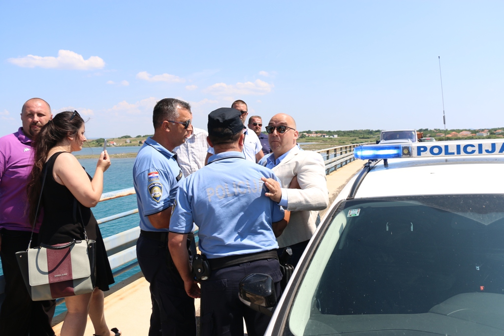 Privođenje Kristijana Kapovića, načelnika općine Vir