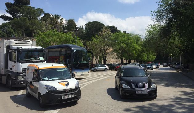 Svakodnevne situacije zadarskom na poluotoku: prometne nevolje zbog lošeg rješenja ukrcajno/iskrcajnih mjesta za turističke autobuse