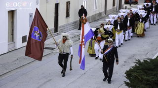 Paški zimski karneval 2018: Karnevalska povorka prošla ulicama grada do Pijace