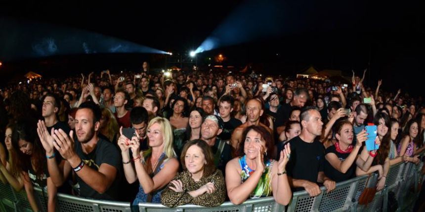 Zadar – Na parkiralistu Jazina kultni band Deep Purple nastupio je pred nekoliko tisuca posjetitelja. Photo: Dino Stanin/PIXSELL Zadar – Na parkiralistu Jazina kultni band Deep Purple nastupio je pred nekoliko tisuca posjetitelja. Photo: Dino Stanin/PIXSELL