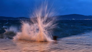 Igra valova na zadarskoj rivi 7. studenog 2014.  Foto: Roberto Lerga