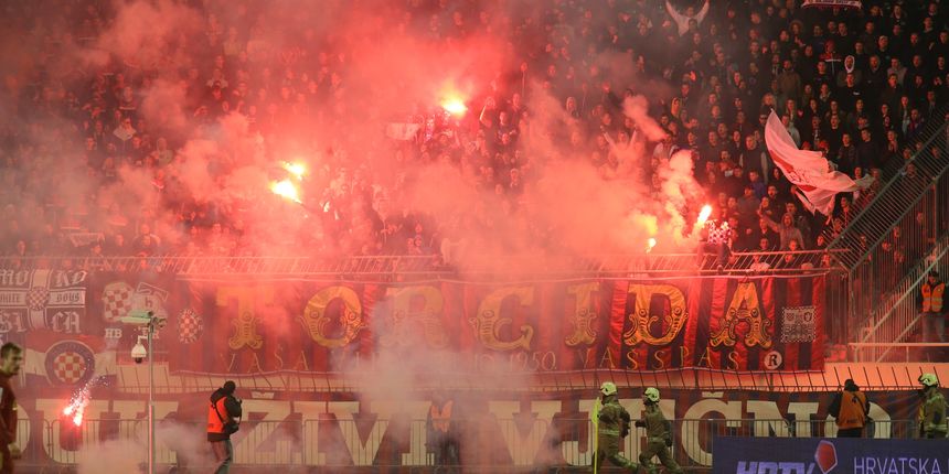 Bakljada na utakmici Hajduk Rijeka Bakljada na utakmici Hajduk Rijeka