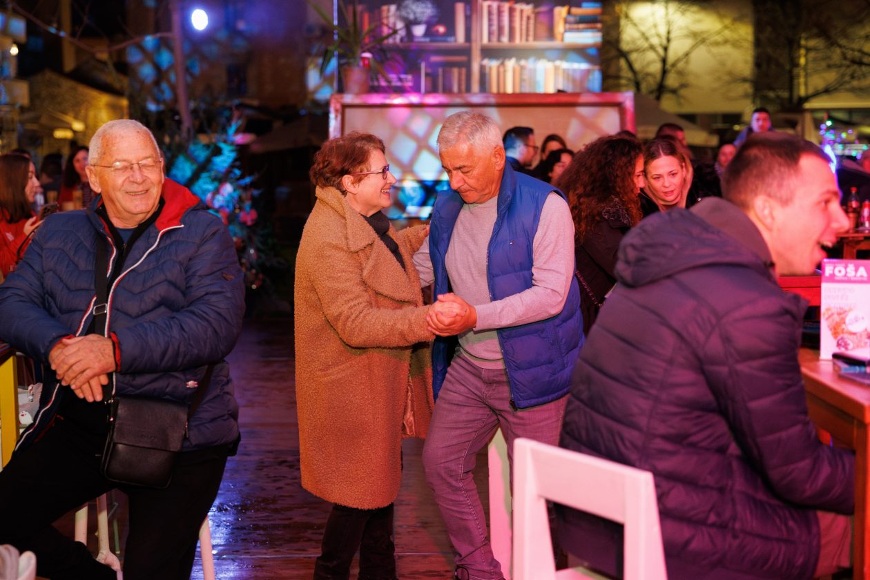 Student Advent @ Božićni gramofon Student Advent @ Božićni gramofon