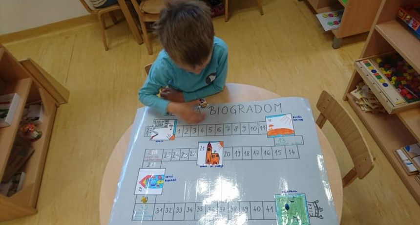 Biogradski “Leptirici” prošetali gradom i upoznali brojne znamenitosti Biogradski “Leptirici” prošetali gradom i upoznali brojne znamenitosti