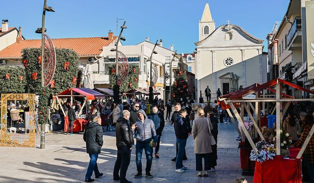 Održana Makarunijada i sajam otočnih proizvoda u sklopu Adventa u Novalji