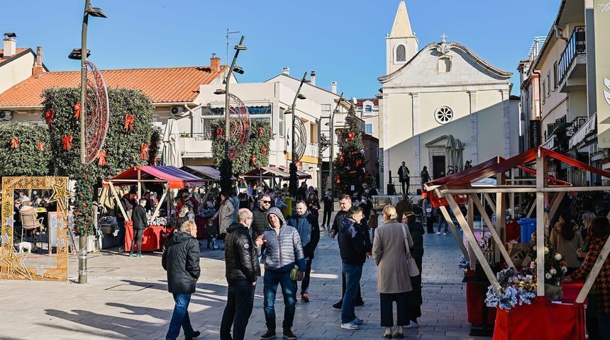 Održana Makarunijada i sajam otočnih proizvoda u sklopu Adventa u Novalji