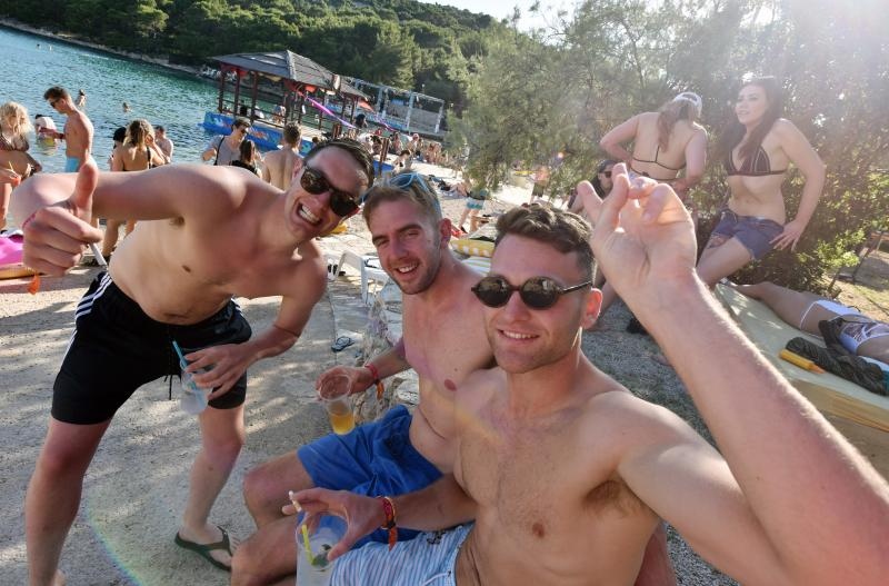 U Tisnom na lokaciji The Garden otvoren Love International festival koji privlači mlade iz cijele Europe