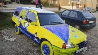 Zenica,181109.
Atmosfera uoci utakmice za odlazak na SP u nogometu izmedju Bosne i Hercegovine i Portugala. Navijaci Bosne i Hercegovine su spremni za navijanje.
Foto: Dado Ruvic / CROPIX