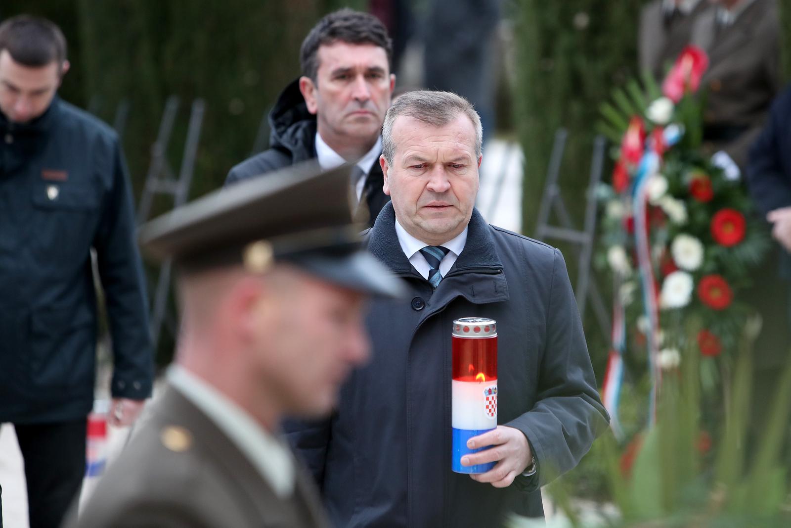 Na Gradskom groblju odana počast poginulim hrvatskim braniteljima povodom 30. obljetnice VRO Maslenica Na Gradskom groblju odana počast poginulim hrvatskim braniteljima povodom 30. obljetnice VRO Maslenica