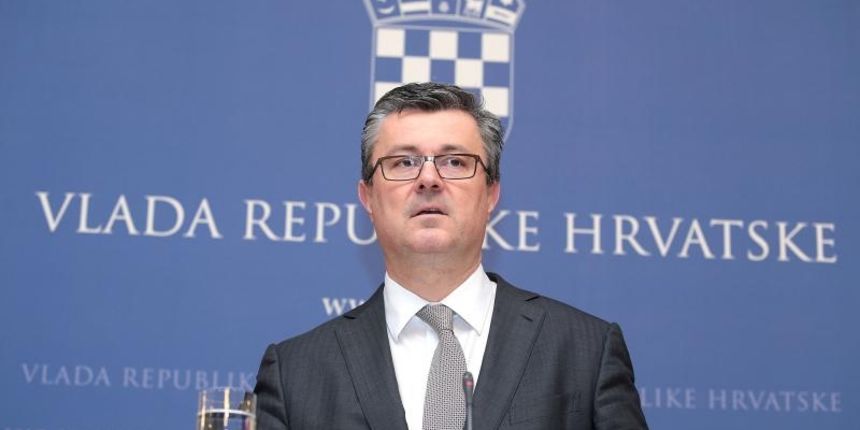 Premijer Tihomir Oreskovic i ministar financija Zdravko Maric odrzali nakon sjednice Vlade konferenciju za medije o novom proracunu.