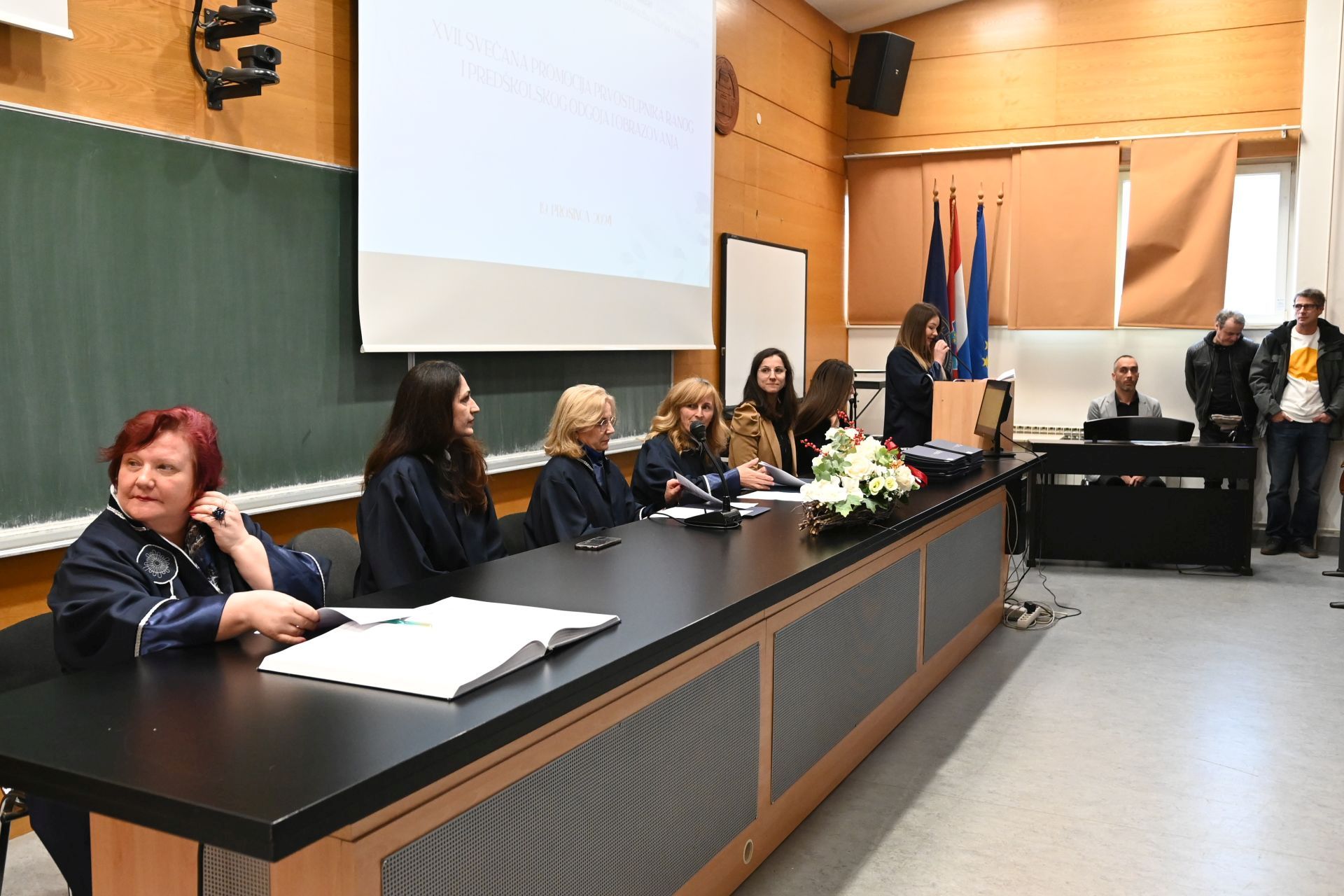 Sveučilište u Zadru: Promocija prvostupnika ranog i predškolskog odgoja i obrazovanja Sveučilište u Zadru: Promocija prvostupnika ranog i predškolskog odgoja i obrazovanja