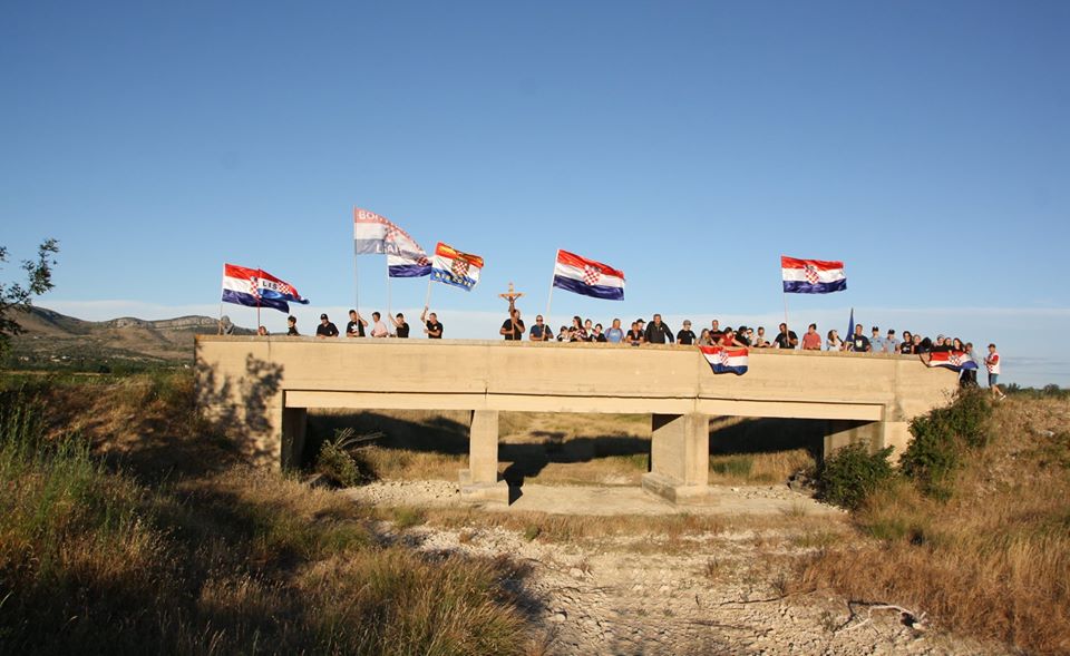 Koracima nade u istinu