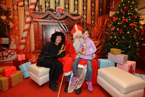 Sveti Nikola u Supernova centru 6. prosinca 2016.  Foto: Iva Perinčić