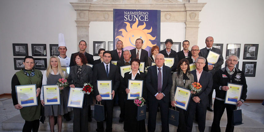 Gradska loža: Dodjela nagrade “Nasmiješeno sunce”, foto: Saša Čuka Gradska loža: Dodjela nagrade “Nasmiješeno sunce”, foto: Saša Čuka