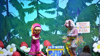 Predstava “Maša i Medvjed” moskovskog Dječjeg kazališta oduševila zadarske mališane Predstava “Maša i Medvjed” moskovskog Dječjeg kazališta oduševila zadarske mališane