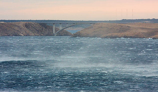 Bura, Velebitski kanal